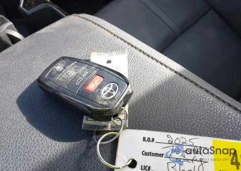 2025 Toyota Camry Xle z USA, uszkodzony, nr VIN 4T1DBADK5SU516861